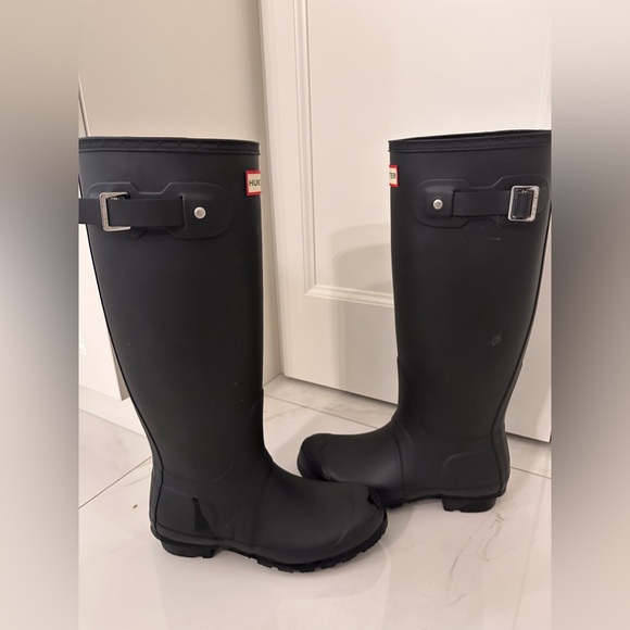 Woman’s Tall Hunter Boots - Picture 8 of 9
